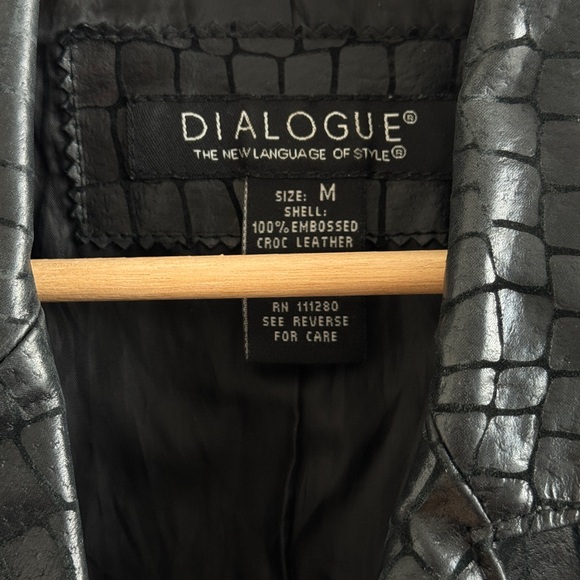 Dialogue 100% Embossed Croc Leather - Picture 2 of 3